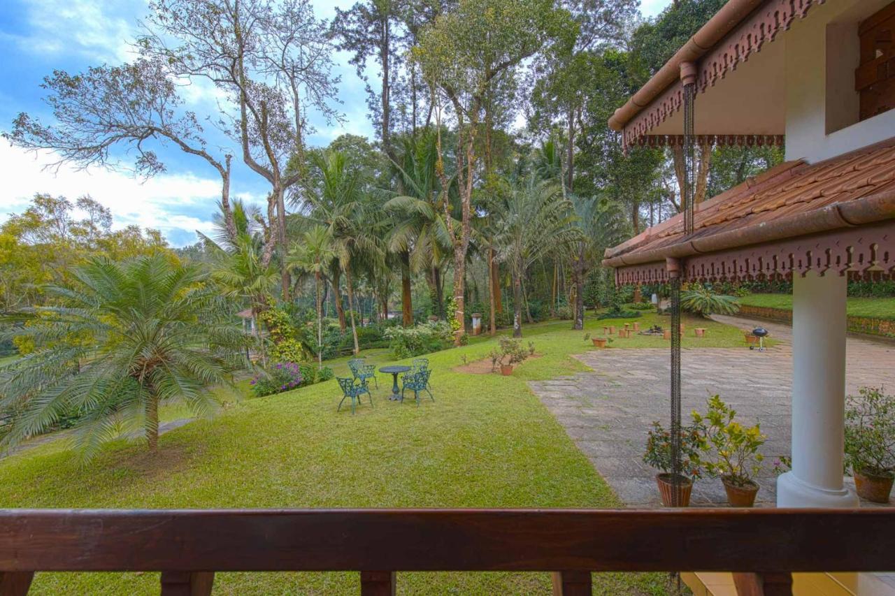 Crystal Homestay By Veo - Part Of Stayvista マディケーリ エクステリア 写真